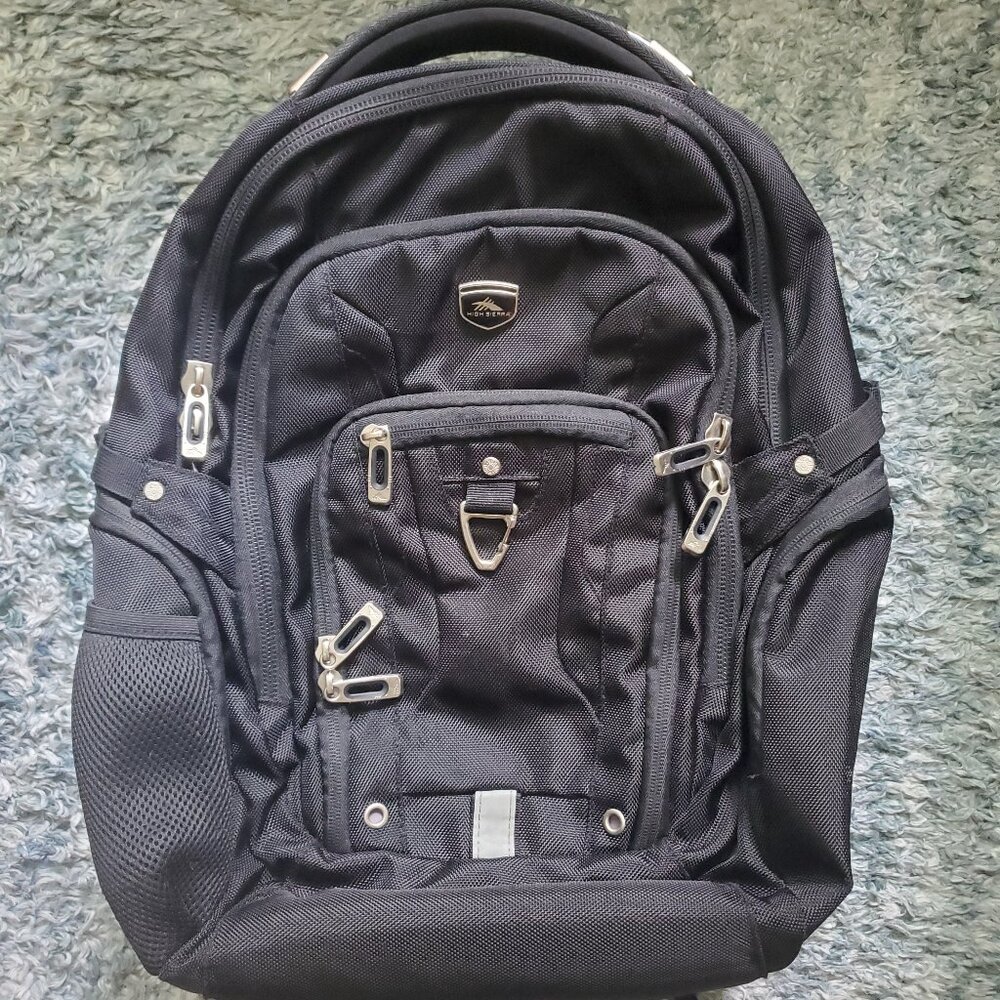 High Sierra 40L Caswell TSA-friendly design backpack